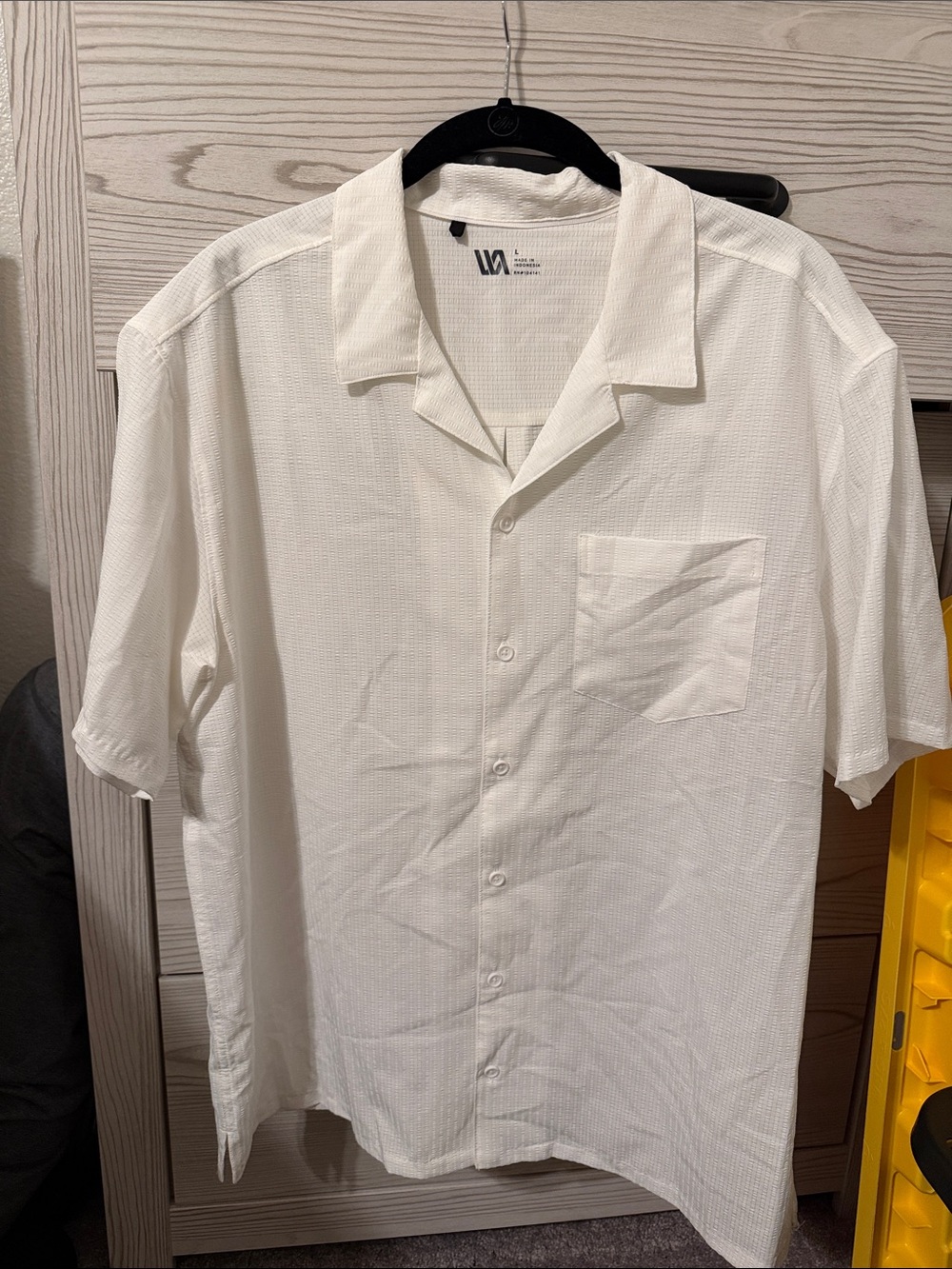 RVCA White Short-Sleeve Camp Collar Button-Up Shirt